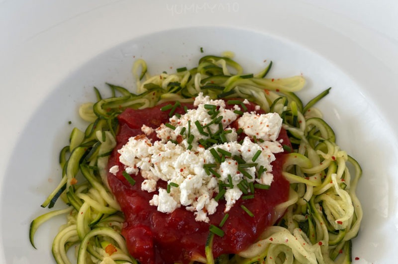 Zoodles mit Tomatensauce